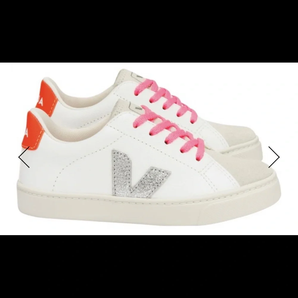 Veja sneakers size 5 in big kids. Fits like a women’s 6 Never worn Still in box. - Picture 1 of 6